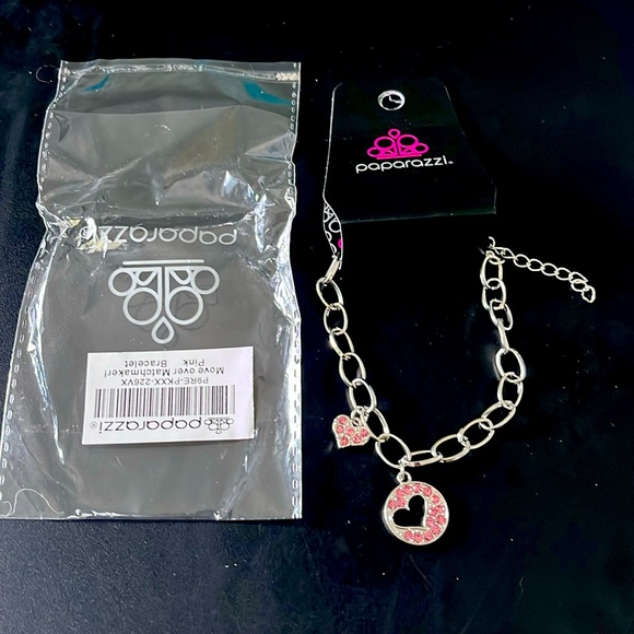 Paparazzi move over a matchmaker pink heart bracelet - Picture 1 of 5